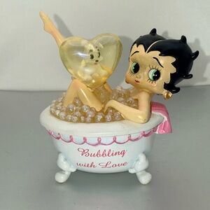 Betty Boop Figurine in Bathtub with Pudgy